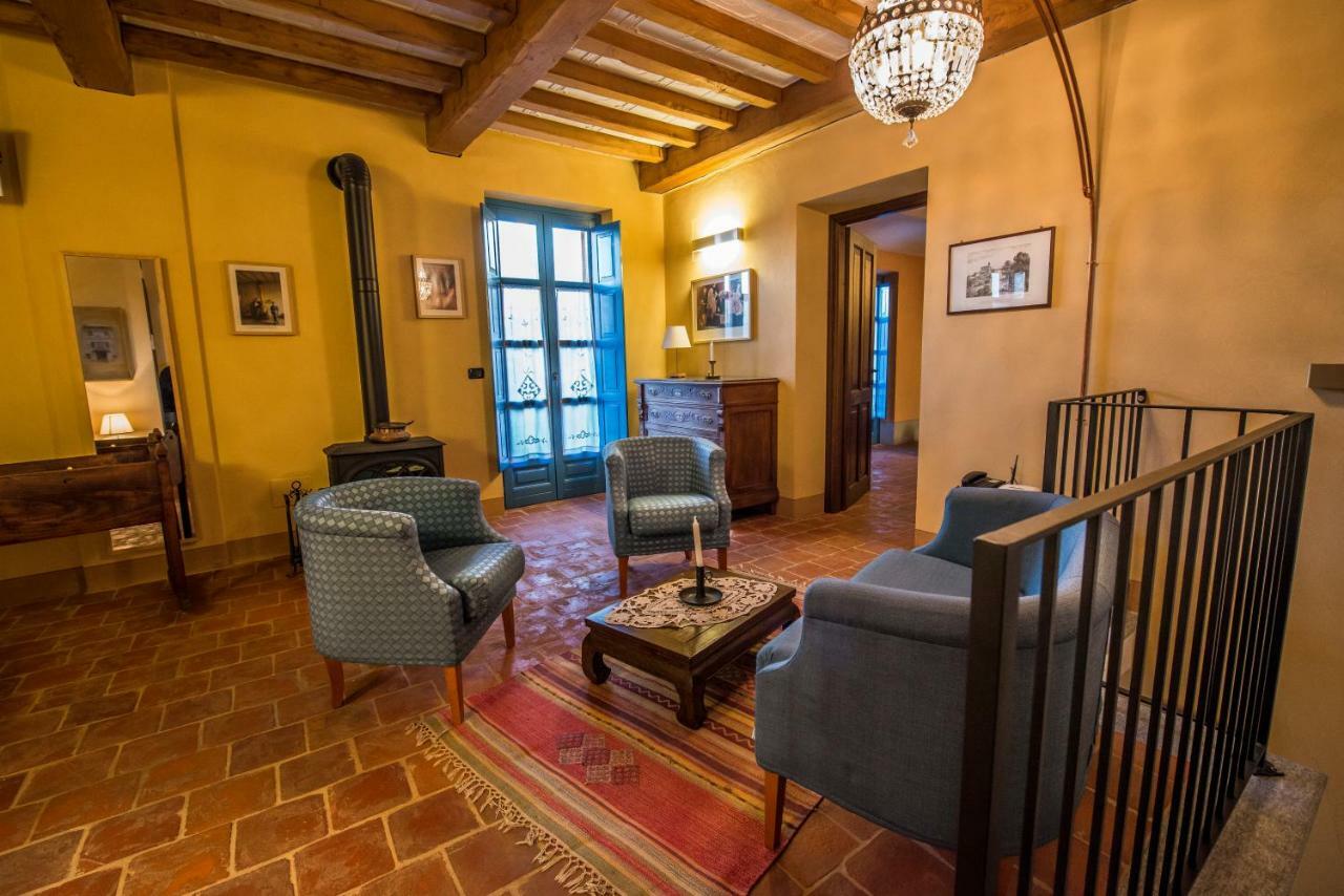 Albergo Ristorante Garibaldi Cisterna d'Asti Exterior photo